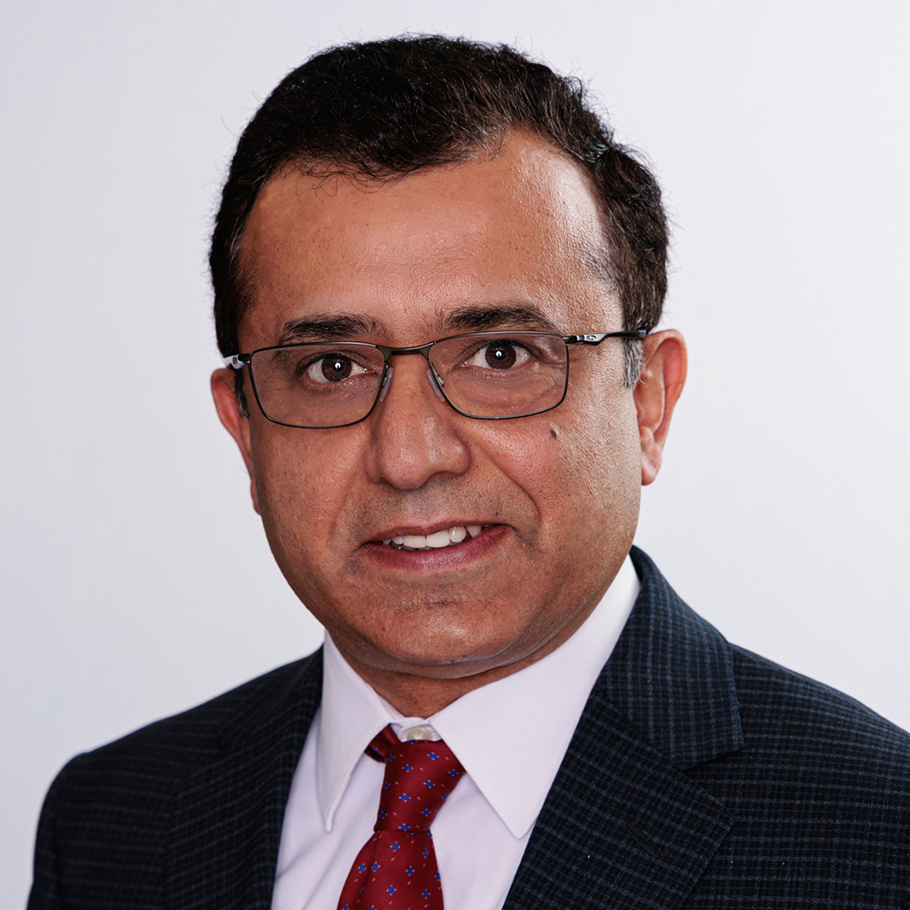 Manish Kumar 是 Superior Essex 的信息系统副总裁，他在担任系统开发总监后升任该职位。Kumar 及其团队将专注于为公司开发和推进系统。他在信息技术行业工作了 30 多年，在过去的 15 年里，他一直服务于 Superior Essex。在任职于 Superior Essex 之前，Kumar 是一名软件顾问，为世界各地的企业提供解决方案，包括印度、英国、阿联酋和美国的企业。他在印度完成了计算机科学的本科学习，并拥有佐治亚理工学院全球商业管理专业的工商管理硕士学位。